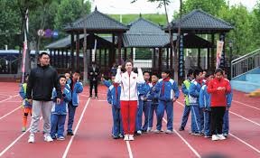 记者：多队关注赫塔16岁中场艾希霍恩，球员解约金1000-1200万